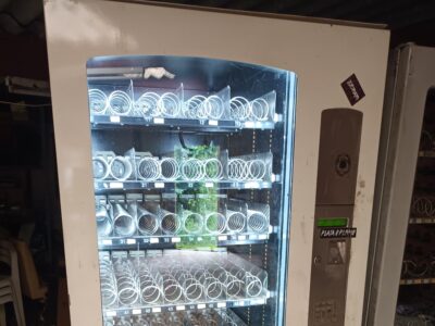 Máquina expendedora vending con refrigeración